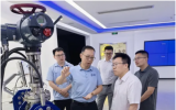 同方股份副總裁燕憲文一行到訪中核科技