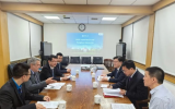 大型強子對撞機底夸克實驗國際合作組代表團訪問清華大學